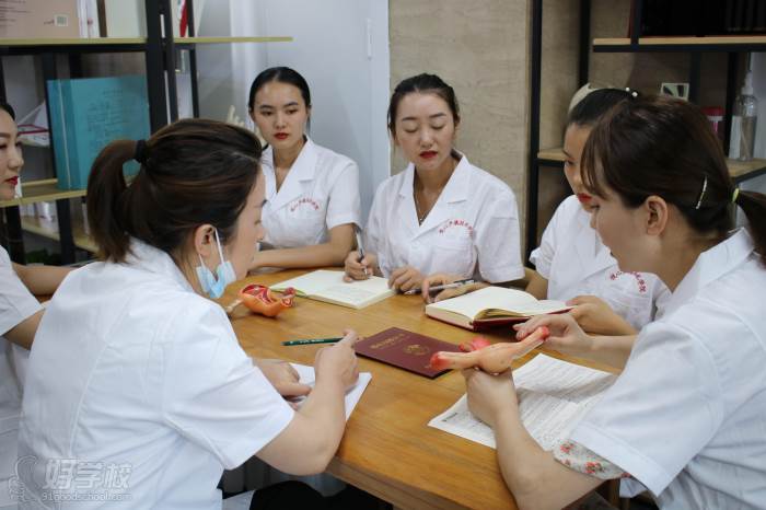杭州高级催乳师及胸部健康管理培训课程 成就专业催乳师的起点